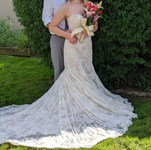 Elegant White Lace Wedding Dress